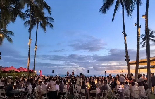 thắp sáng giấc mơ